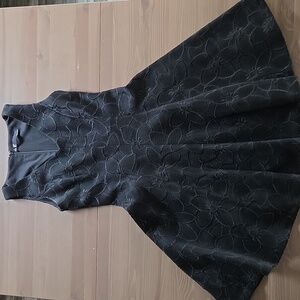 Leslie Fay Women'sBlack Fit & Flare Dress W/Embroidered Overlay - Size 8